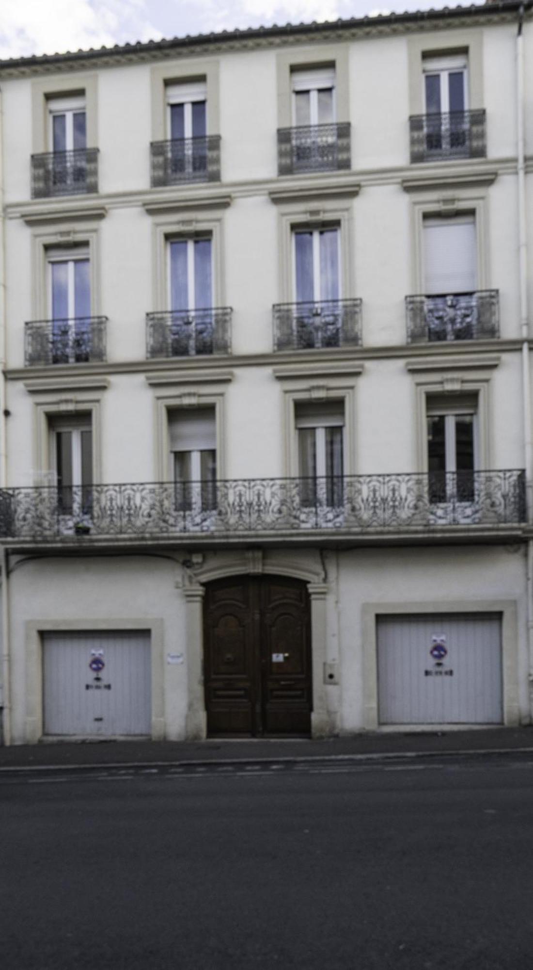 Le Colombier: 3-Star Meublé de Tourisme in Béziers Heart Apartment Exterior photo